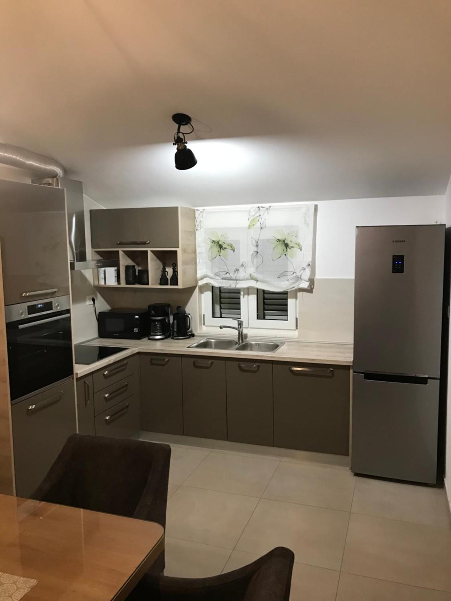 Albatros Apartamento Kaštel Sućurac Exterior foto